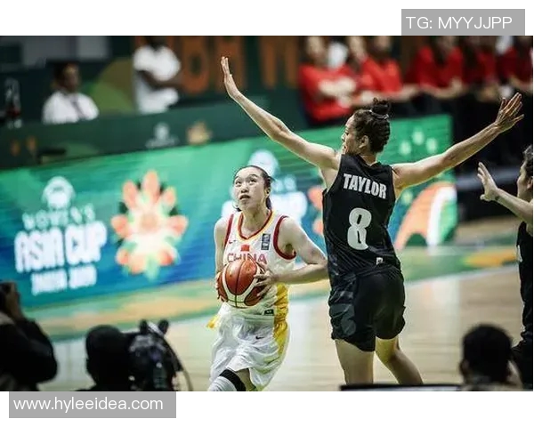 中国女篮主教练宫鲁鸣强调亚洲杯需全力以赴逐场拼搏的决心与信念